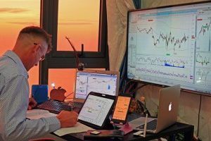 试管婴儿在胚胎移植成功并着床后,通常需要多长时间才能稳定?