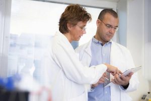 试管婴儿拮抗剂方案可以在当月进行移植吗?